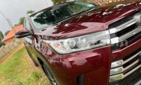 Gura Yakoze Toyota Kluger Other Imodoka i Kampala mu Uganda Gura Yakoze Toyota Kluger Other Imodoka i Kampala mu Uganda