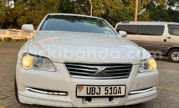 Gura Yakoze Toyota Mark X White Imodoka i Kampala mu Uganda Gura Yakoze Toyota Mark X White Imodoka i Kampala mu Uganda