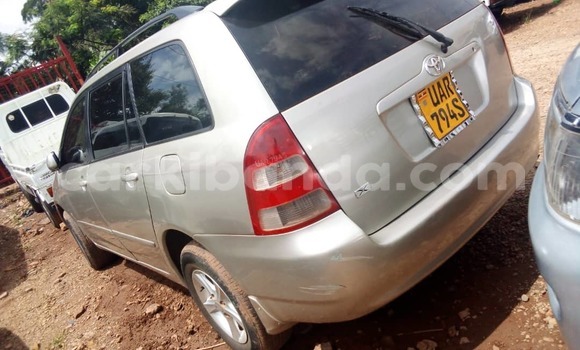 Gura Yakoze Toyota Fielder Silver Imodoka i Kampala mu Uganda Gura Yakoze Toyota Fielder Silver Imodoka i Kampala mu Uganda