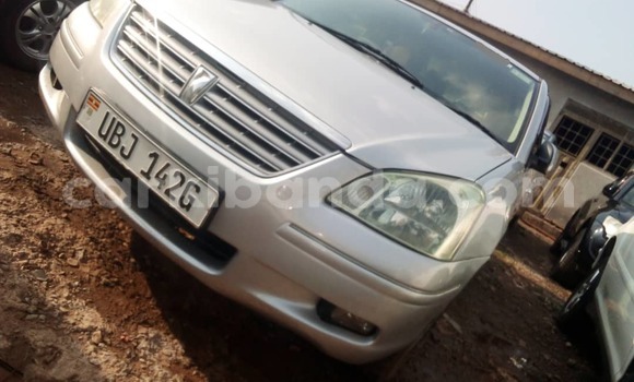 Nunua Ilio tumika Toyota Premio Fedha Gari ndani ya Kampala nchini Uganda Nunua Ilio tumika Toyota Premio Fedha Gari ndani ya Kampala nchini Uganda