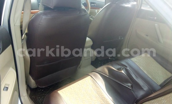 Nunua Ilio tumika Toyota Premio Fedha Gari ndani ya Kampala nchini Uganda Nunua Ilio tumika Toyota Premio Fedha Gari ndani ya Kampala nchini Uganda