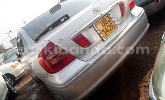 Nunua Ilio tumika Toyota Premio Fedha Gari ndani ya Kampala nchini Uganda Nunua Ilio tumika Toyota Premio Fedha Gari ndani ya Kampala nchini Uganda