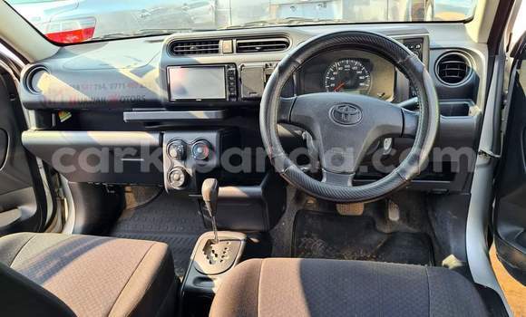 Gura Yakoze Toyota Probox Silver Imodoka i Kampala mu Uganda Gura Yakoze Toyota Probox Silver Imodoka i Kampala mu Uganda