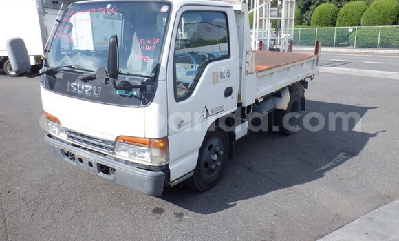 Buy Used Isuzu Bighorn White Truck in Kampala in Uganda Buy Used Isuzu Bighorn White Truck in Kampala in Uganda