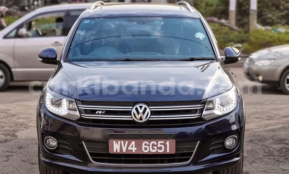 Nunua Ilio tumika Volkswagen Tiguan Nyeusi Gari ndani ya Kampala nchini Uganda Nunua Ilio tumika Volkswagen Tiguan Nyeusi Gari ndani ya Kampala nchini Uganda