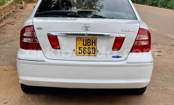 Gura Yakoze Toyota Premio White Imodoka i Kampala mu Uganda Gura Yakoze Toyota Premio White Imodoka i Kampala mu Uganda