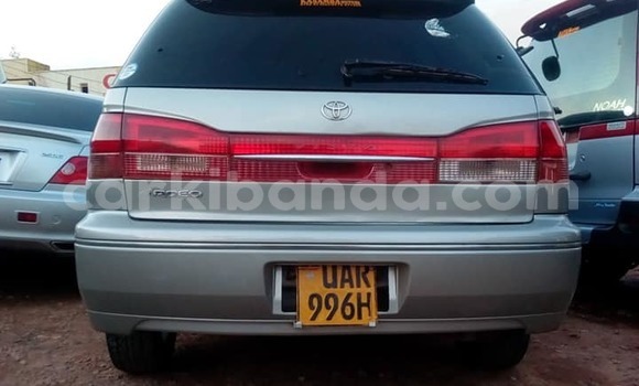 Gura Imported Toyota Vista Silver Imodoka i Kampala mu Uganda Gura Imported Toyota Vista Silver Imodoka i Kampala mu Uganda