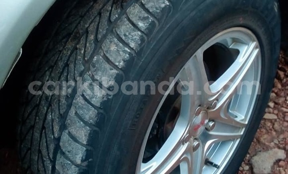 Gura Imported Toyota Vista Silver Imodoka i Kampala mu Uganda Gura Imported Toyota Vista Silver Imodoka i Kampala mu Uganda