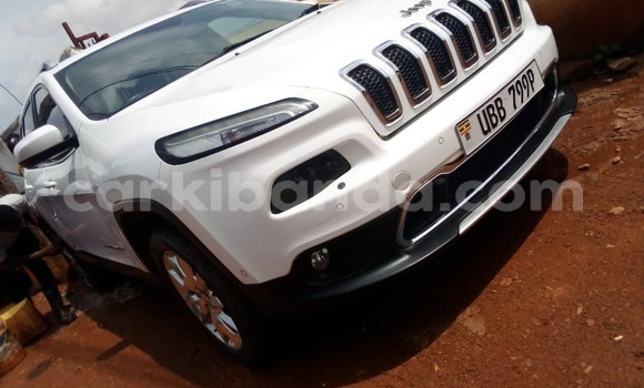 Buy Used Jeep Grand Cherokee White Car in Kampala in Uganda