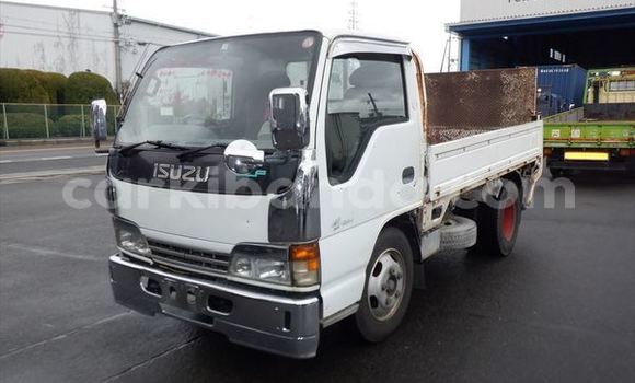 Nunua Ilio tumika Isuzu Bighorn Nyeupe Lori ndani ya Kampala nchini Uganda