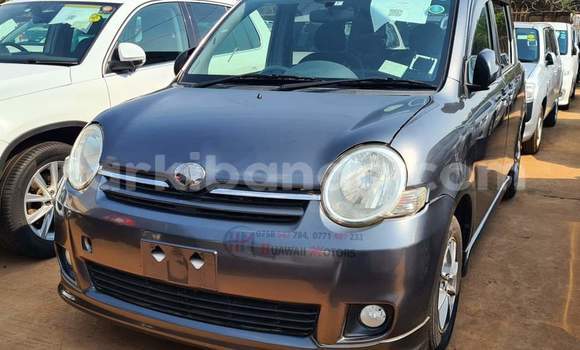Nunua Ilio tumika Toyota Sienta Nyeusi Gari ndani ya Kampala nchini Uganda Nunua Ilio tumika Toyota Sienta Nyeusi Gari ndani ya Kampala nchini Uganda