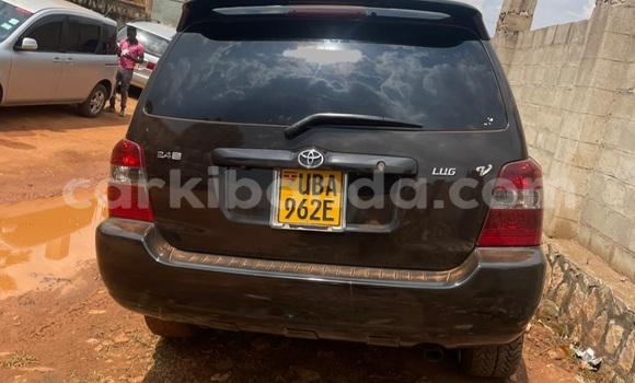 Nunua Ilio tumika Toyota Kluger Nyeusi Gari ndani ya Kampala nchini Uganda Nunua Ilio tumika Toyota Kluger Nyeusi Gari ndani ya Kampala nchini Uganda