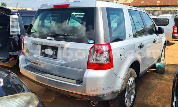 Nunua Ilio tumika Land Rover Freelander Fedha Gari ndani ya Kampala nchini Uganda Nunua Ilio tumika Land Rover Freelander Fedha Gari ndani ya Kampala nchini Uganda