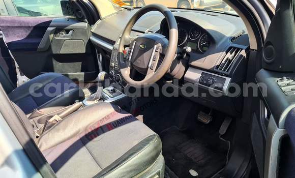 Nunua Ilio tumika Land Rover Freelander Fedha Gari ndani ya Kampala nchini Uganda Nunua Ilio tumika Land Rover Freelander Fedha Gari ndani ya Kampala nchini Uganda