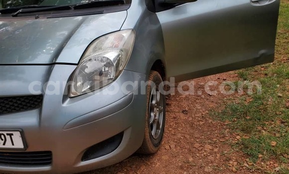 Gura Yakoze Toyota Vitz Silver Imodoka i Kampala mu Uganda Gura Yakoze Toyota Vitz Silver Imodoka i Kampala mu Uganda