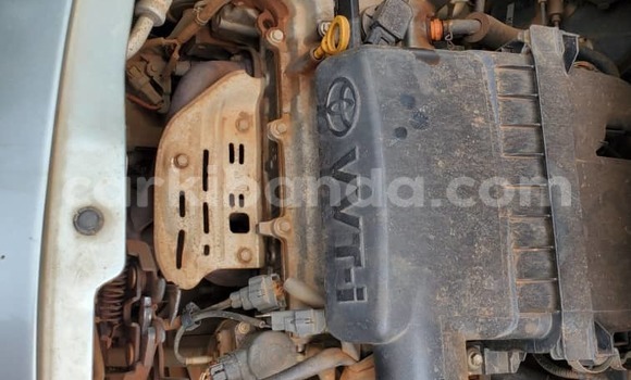 Gura Yakoze Toyota Vitz Silver Imodoka i Kampala mu Uganda Gura Yakoze Toyota Vitz Silver Imodoka i Kampala mu Uganda