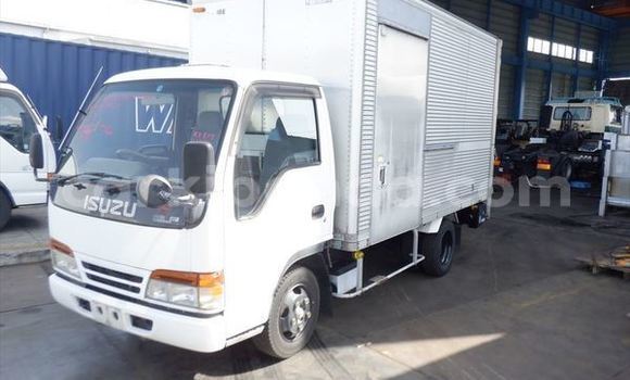 Buy Used Isuzu Bighorn White Truck in Kampala in Uganda Buy Used Isuzu Bighorn White Truck in Kampala in Uganda