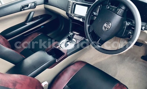 Gura Yakoze Toyota Mark X Silver Imodoka i Kampala mu Uganda Gura Yakoze Toyota Mark X Silver Imodoka i Kampala mu Uganda