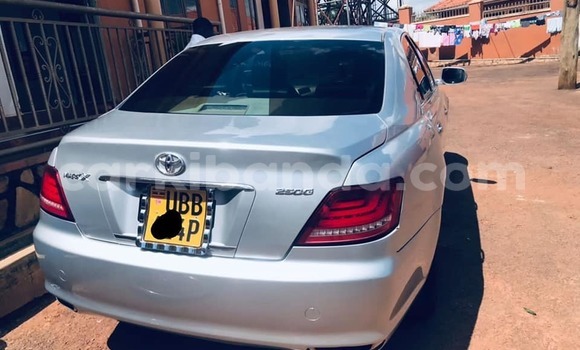 Gura Yakoze Toyota Mark X Silver Imodoka i Kampala mu Uganda Gura Yakoze Toyota Mark X Silver Imodoka i Kampala mu Uganda