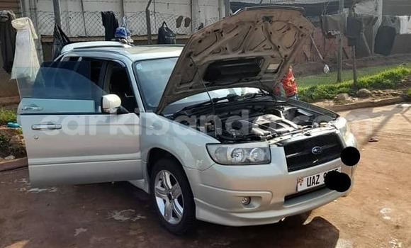 Gura Yakoze Subaru Forester Silver Imodoka i Kampala mu Uganda Gura Yakoze Subaru Forester Silver Imodoka i Kampala mu Uganda