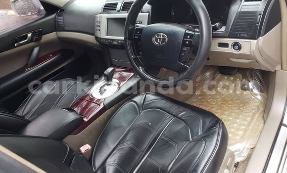 Gura Yakoze Toyota Mark X Silver Imodoka i Kampala mu Uganda Gura Yakoze Toyota Mark X Silver Imodoka i Kampala mu Uganda