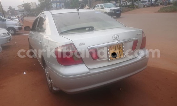 Gura Yakoze Toyota Premio Silver Imodoka i Kampala mu Uganda Gura Yakoze Toyota Premio Silver Imodoka i Kampala mu Uganda