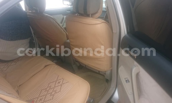 Gura Yakoze Toyota Premio Silver Imodoka i Kampala mu Uganda Gura Yakoze Toyota Premio Silver Imodoka i Kampala mu Uganda