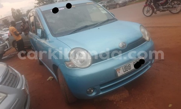 Acheter Occasion Voiture Toyota Sienta Bleu à Kampala, Ouganda