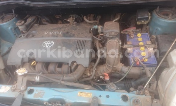 Gura Yakoze Toyota Sienta Blue Imodoka i Kampala mu Uganda Gura Yakoze Toyota Sienta Blue Imodoka i Kampala mu Uganda