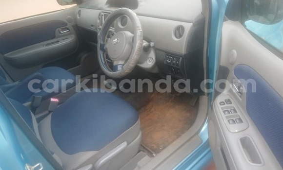 Gura Yakoze Toyota Sienta Blue Imodoka i Kampala mu Uganda Gura Yakoze Toyota Sienta Blue Imodoka i Kampala mu Uganda
