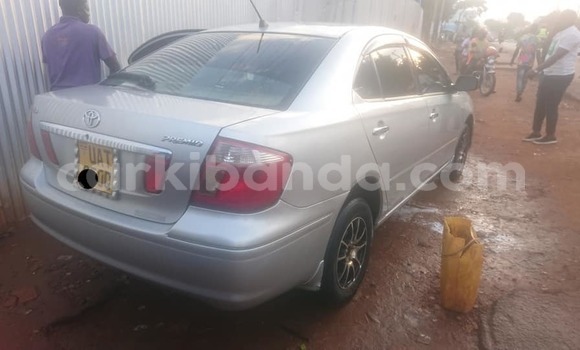 Gura Yakoze Toyota Premio Silver Imodoka i Kampala mu Uganda Gura Yakoze Toyota Premio Silver Imodoka i Kampala mu Uganda
