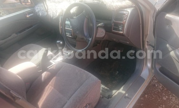 Gura Yakoze Toyota Premio Silver Imodoka i Kampala mu Uganda Gura Yakoze Toyota Premio Silver Imodoka i Kampala mu Uganda