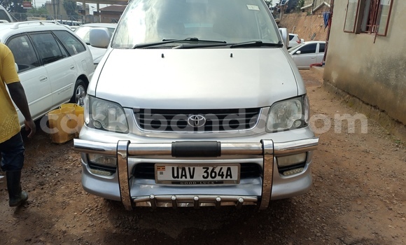 Gura Yakoze Toyota Noah Silver Imodoka i Kampala mu Uganda Gura Yakoze Toyota Noah Silver Imodoka i Kampala mu Uganda
