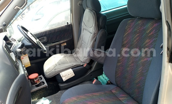 Gura Yakoze Toyota Noah Silver Imodoka i Kampala mu Uganda Gura Yakoze Toyota Noah Silver Imodoka i Kampala mu Uganda