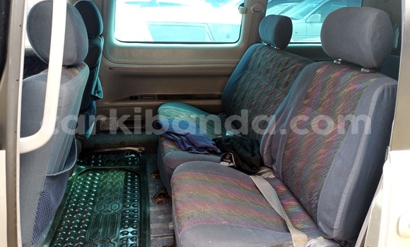 Gura Yakoze Toyota Noah Silver Imodoka i Kampala mu Uganda Gura Yakoze Toyota Noah Silver Imodoka i Kampala mu Uganda