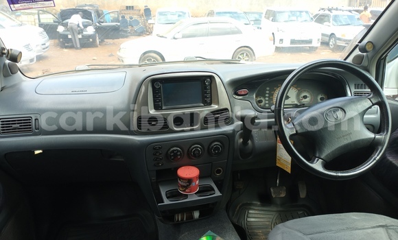 Gura Yakoze Toyota Noah Silver Imodoka i Kampala mu Uganda Gura Yakoze Toyota Noah Silver Imodoka i Kampala mu Uganda