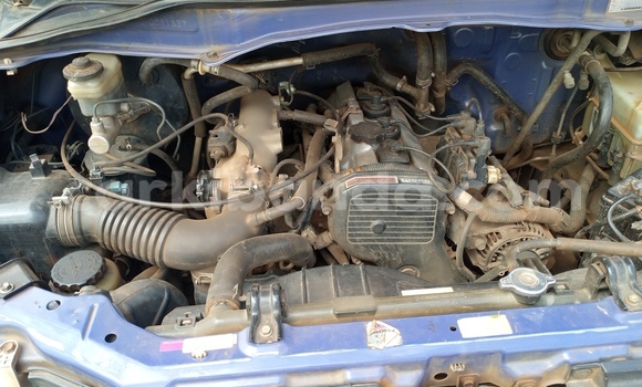 Gura Yakoze Toyota Noah Blue Imodoka i Kampala mu Uganda Gura Yakoze Toyota Noah Blue Imodoka i Kampala mu Uganda