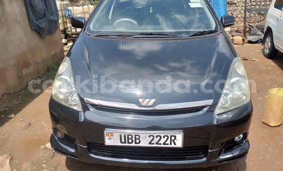 Gura Yakoze Toyota Wish Black Imodoka i Kampala mu Uganda Gura Yakoze Toyota Wish Black Imodoka i Kampala mu Uganda