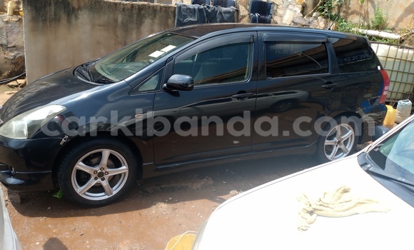 Gura Yakoze Toyota Wish Black Imodoka i Kampala mu Uganda Gura Yakoze Toyota Wish Black Imodoka i Kampala mu Uganda