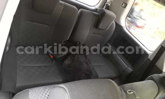 Nunua Ilio tumika Toyota Noah Nyeusi Gari ndani ya Kampala nchini Uganda Nunua Ilio tumika Toyota Noah Nyeusi Gari ndani ya Kampala nchini Uganda
