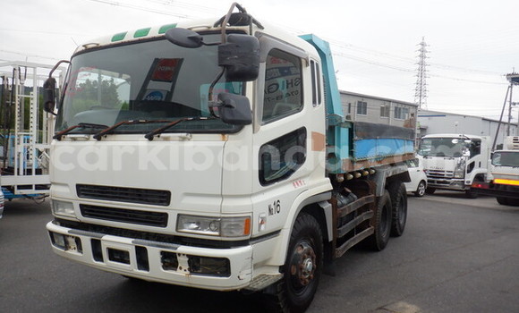 Buy Used Mitsubishi L400 White Truck in Kampala in Uganda