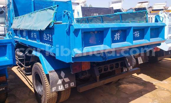 Acheter Occasion Utilitaire Mitsubishi L400 Bleu à Kampala, Ouganda Acheter Occasion Utilitaire Mitsubishi L400 Bleu à Kampala, Ouganda