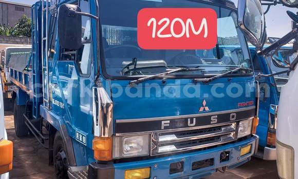 Nunua Ilio tumika Mitsubishi L400 Bluu Lori ndani ya Kampala nchini Uganda