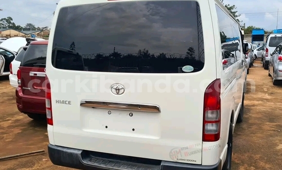 Nunua Ilio tumika Toyota Hiace Nyeupe Gari ndani ya Kampala nchini Uganda Nunua Ilio tumika Toyota Hiace Nyeupe Gari ndani ya Kampala nchini Uganda