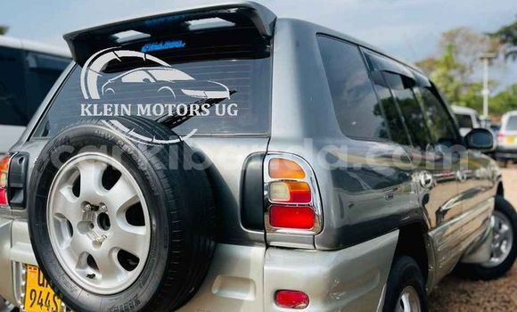 Gura Yakoze Toyota RAV4 Other Imodoka i Kampala mu Uganda Gura Yakoze Toyota RAV4 Other Imodoka i Kampala mu Uganda