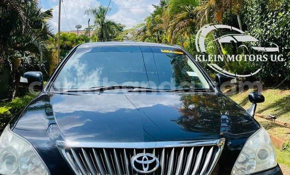 Gura Yakoze Toyota Harrier Black Imodoka i Kampala mu Uganda Gura Yakoze Toyota Harrier Black Imodoka i Kampala mu Uganda