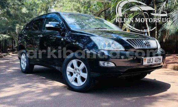 Gura Yakoze Toyota Harrier Black Imodoka i Kampala mu Uganda Gura Yakoze Toyota Harrier Black Imodoka i Kampala mu Uganda