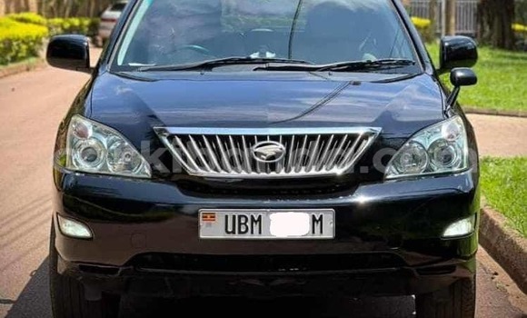 Nunua Ilio tumika Toyota Harrier Nyeusi Gari ndani ya Kampala nchini Uganda Nunua Ilio tumika Toyota Harrier Nyeusi Gari ndani ya Kampala nchini Uganda