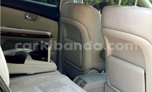 Nunua Ilio tumika Toyota Harrier Nyeusi Gari ndani ya Kampala nchini Uganda Nunua Ilio tumika Toyota Harrier Nyeusi Gari ndani ya Kampala nchini Uganda