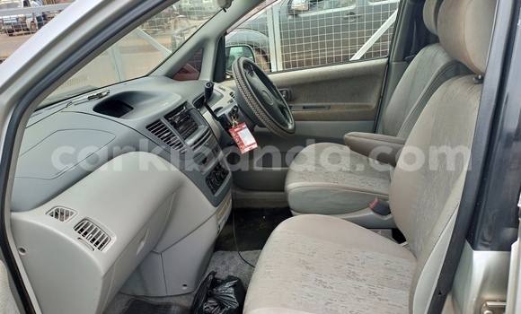 Gura Yakoze Toyota Nadia Silver Imodoka i Kampala mu Uganda Gura Yakoze Toyota Nadia Silver Imodoka i Kampala mu Uganda